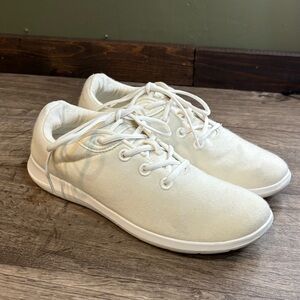 Merinos Women’s Size 9 White Sneakers